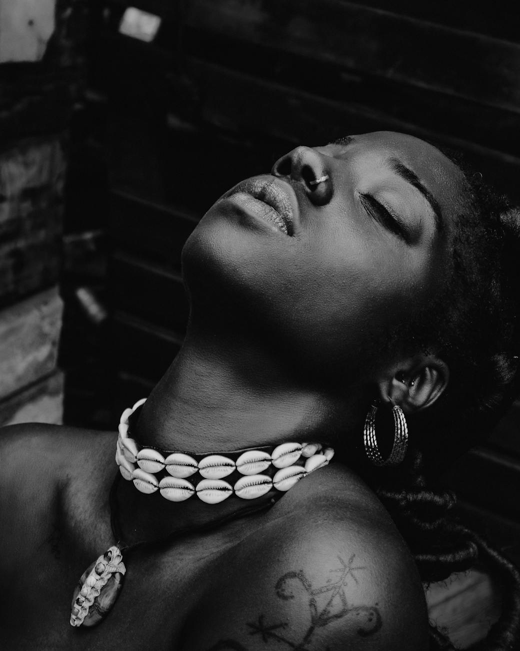 二重あご、非オペ的治療の可能性と限界。